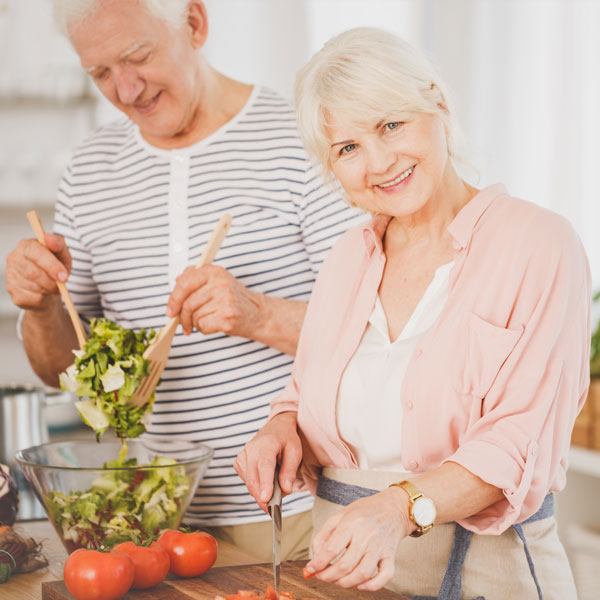 senior-cooking